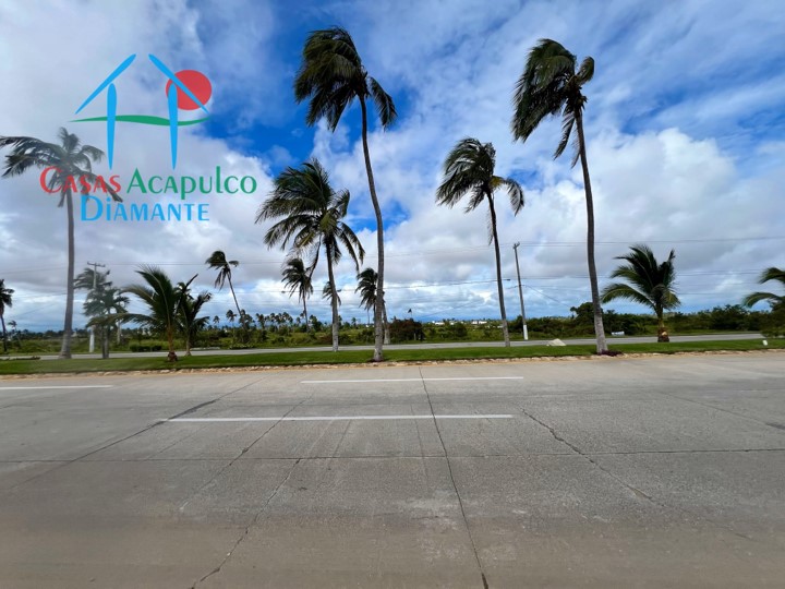 Terreno Barra Vieja Lote de playa 2A - Vista hacia y desde el lote 7 Terreno Barra Vieja Lote de playa 2A - Vista hacia y desde el lote 7